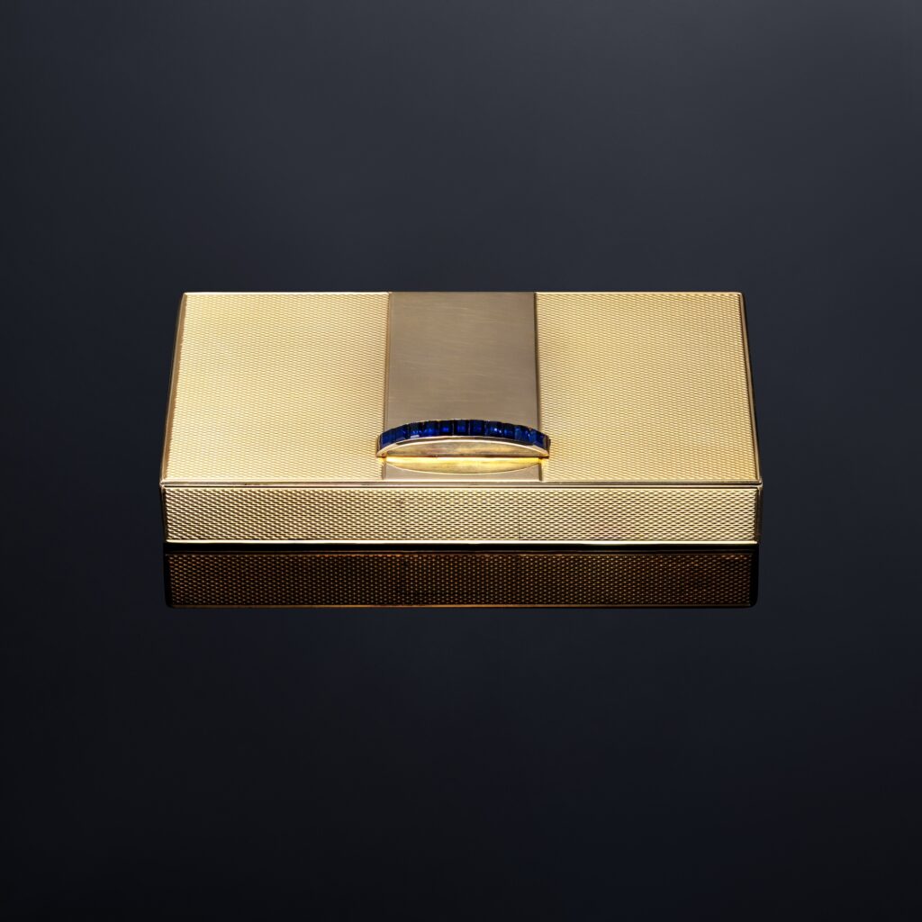 Van Cleef & Arpels (VCA) Sapphire Compact in 18k Yellow Gold, circa 1950