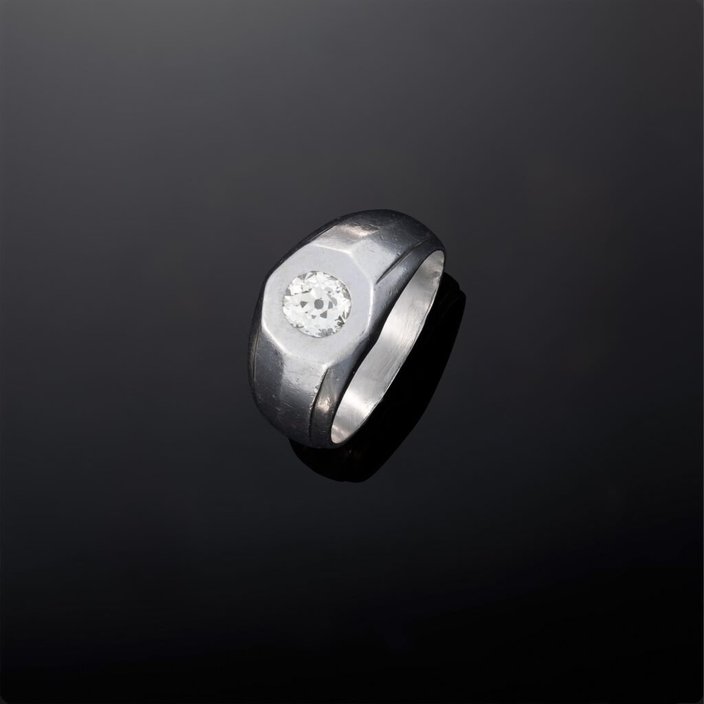 Diamond and platinum Modele Facette ring by Belperron.
