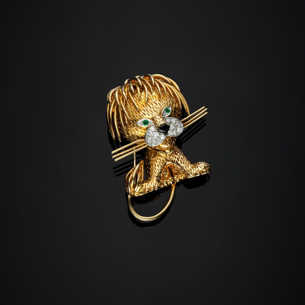 Van Cleef & Arpels (VCA) Diamond and Emerald ‘Lion Ebouriffé’ Brooch in 18k Yellow Gold, circa 1962