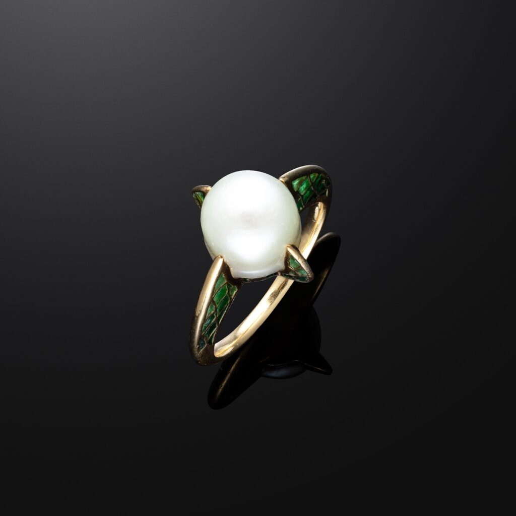 René Lalique Natural Pearl and Enamel Ring in 18k Yellow Gold